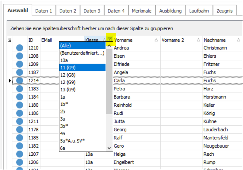 Filtern nach dem Status `aktiv` und einer bestimmten Klasse